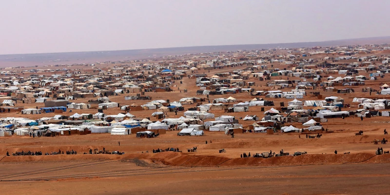 إغلاق مخيم نازحين سوري على الحدود مع العراق والأردن
