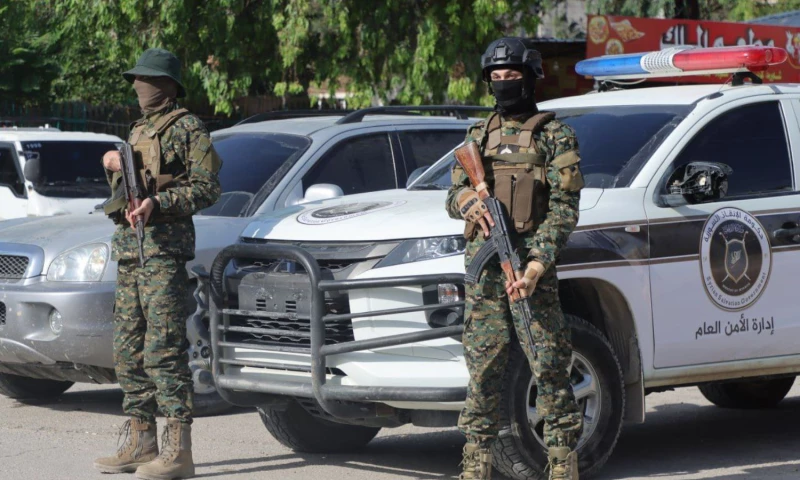 الداخلية السورية تعلن إجلاء نحو 400 مقاتل كوردي من حلب.. وقسد تؤكد "استمرار المقاومة"