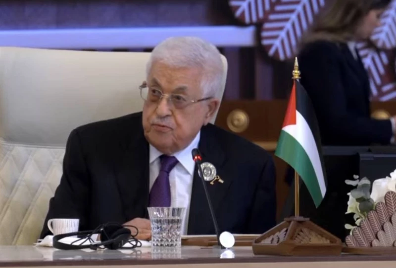 الرئيس الفلسطيني يدعو حماس إلى التخلّي عن سلاحها وتسليمه إلى السلطة