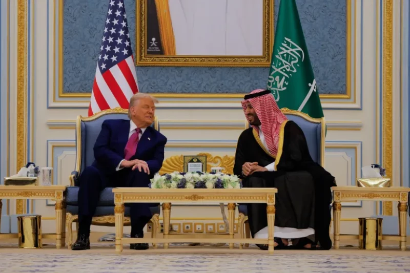 ترامب: قررنا رفع العقوبات عن سوريا بعد مناقشة مع ولي العهد السعودي