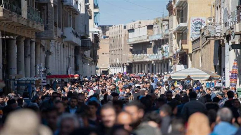 التضخم الوظيفي والتكاثر السكاني يجرّان العراق نحو الهاوية