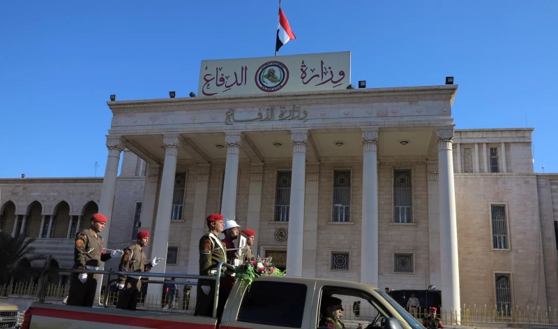 الدفاع: إقالات ومجلس تحقيقي على خلفية إصابة طلاب الدورة 89 في ذي قار