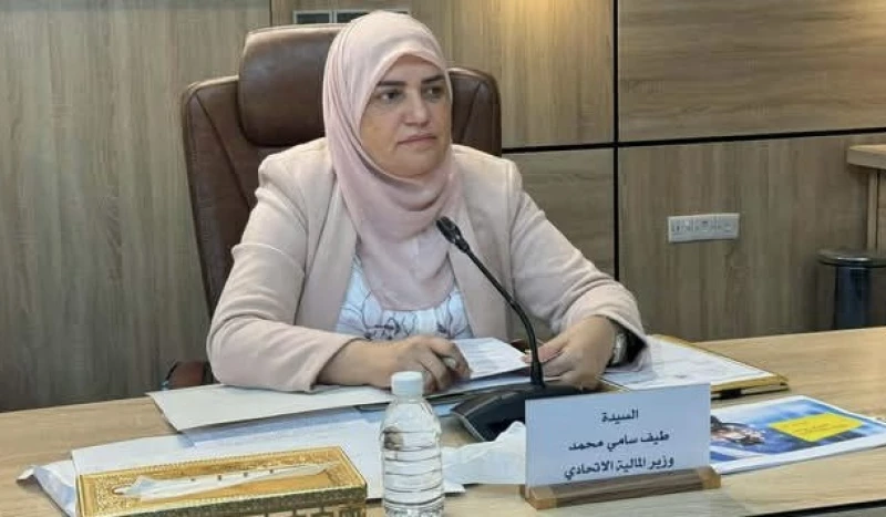 وزارة المالية تحسم الجدل بشأن تصريح "تخفيض رواتب الجيش والشرطة" المنسوب لطيف سامي