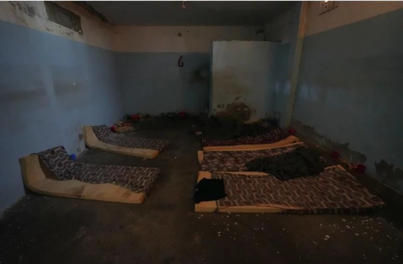 سيحتجزون في 3 مواقع.. "الجبال" تنفرد بتفاصيل نقل سجناء داعش من سوريا إلى العراق