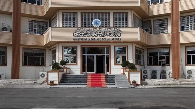 20% للنساء.. العمل توسّع نطاق الشمول بقروض الشباب