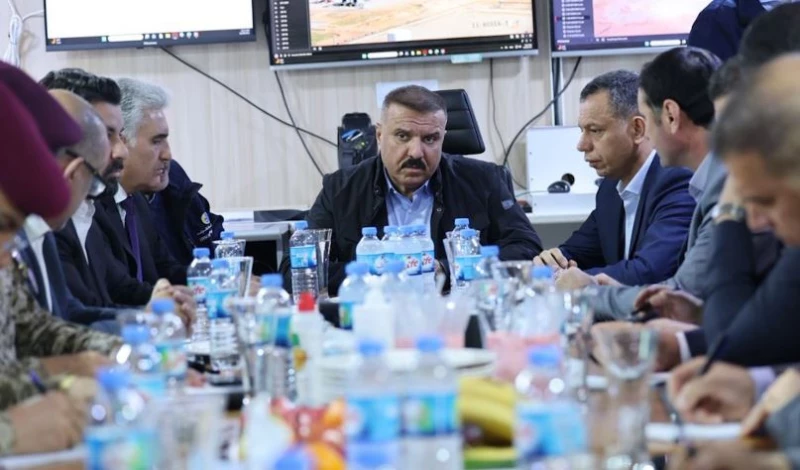 صور| بعد وصولها إلى السليمانية.. لجنة التحقيق في استهداف كورمور تعقد اجتماعاً داخل الحقل الغازي