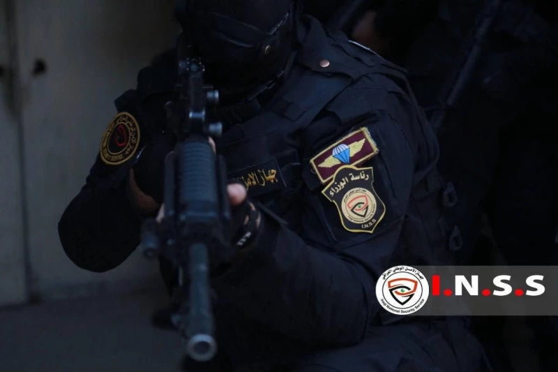بينهم امرأتان.. تفكيك شبكة "فساد" والقبض على موظفين يتقاضون رشاوى في 3 محافظات