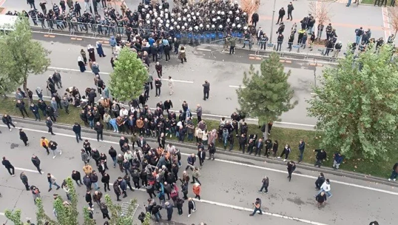 تركيا تحظر التظاهر في ولاية متاخمة لسوريا