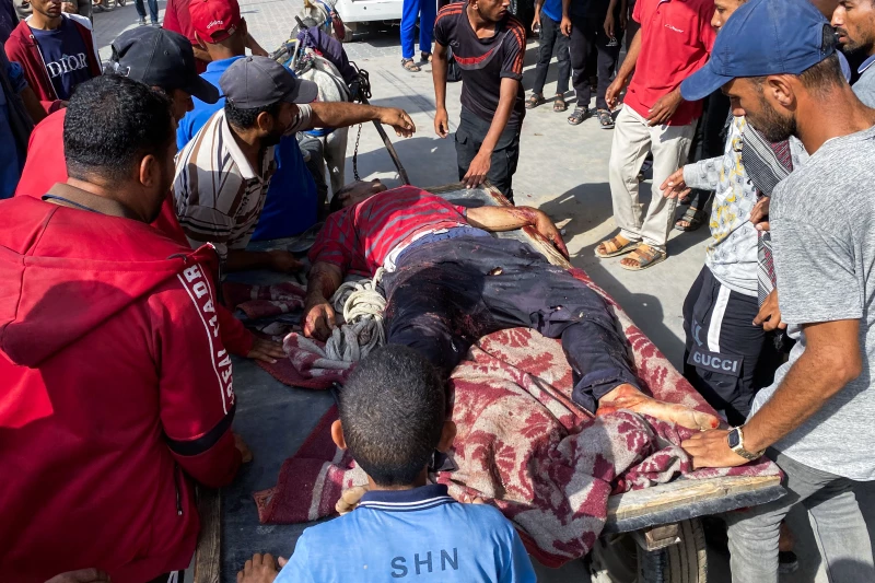 برصاص إسرائيل.. الصليب الأحمر يؤكد مقتل 27 شخصاً قرب مركز مساعدات في غزة