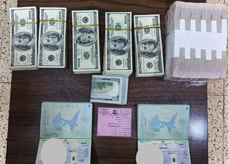 "مخبأة بطريقة احترافية".. ضبط سائقين عراقيين بمنفذ طريبيل حاولوا تهريب عملة