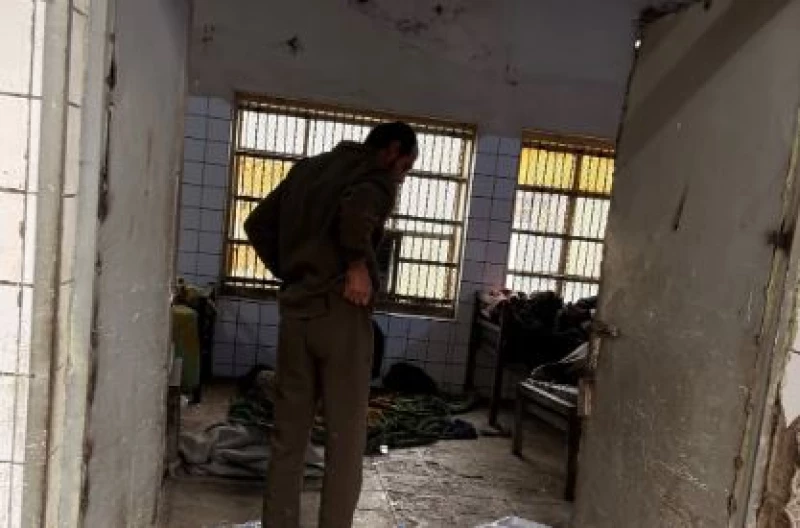 صور مؤلمة من داخل مستشفى الشمّاعية: 11 طبيباً لعلاج 1450 مريضاً بغرف مدمّرة