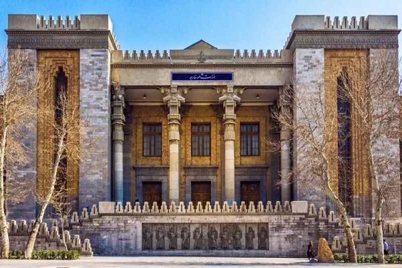 الخارجية الإيرانية تعلّق على قرار منع الإيرانيين من دخول الولايات المتحدة