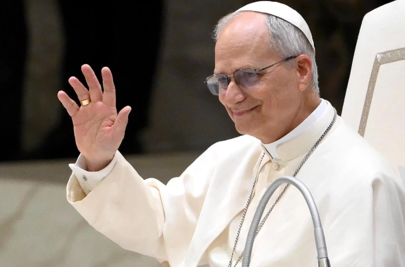 البابا لاون يذكر توترات سوريا وتظاهرات إيران في صلاته الأخيرة