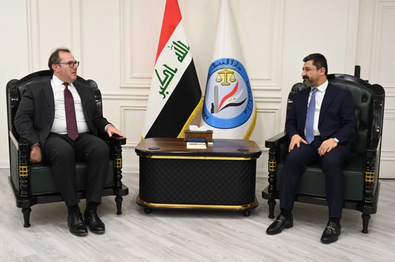 وزير العدل يبحث مع القائم بالأعمال الأميركي إجراءات استلام سجناء داعش من سوريا