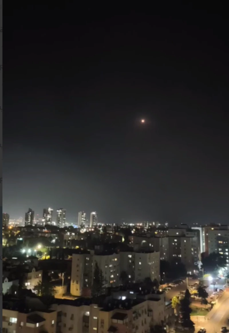 أصوات انفجارات في أجواء القدس.. والجيش الإسرائيلي يقول إنه اعترض صاروخاً من اليمن