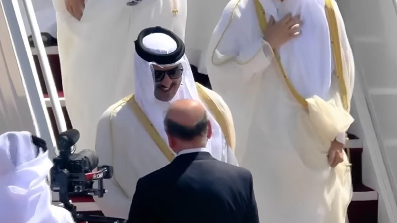 أمير قطر يصل إلى بغداد للمشاركة في القمّة العربية