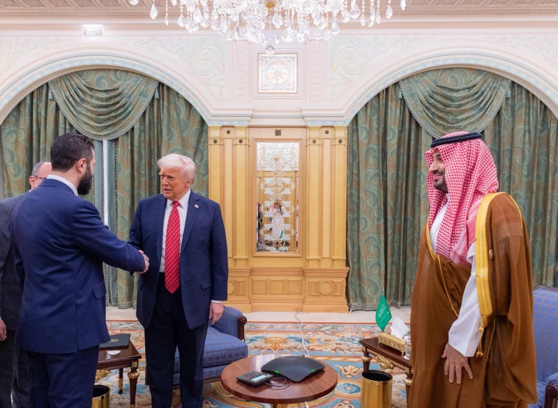 انطباع ترامب عن الشرع بعد أول لقاء بينهما: شاب جذاب وسيعترف بإسرائيل