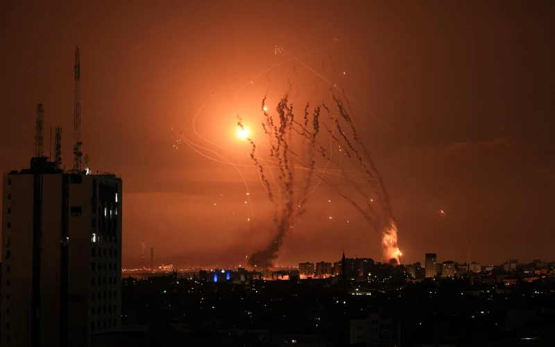 دوي انفجارات في القدس وتل أبيب وحيفا