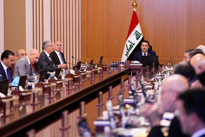 تخفيض وقود الدوائر وإيقاف ابتعاث الموظفين وغيرها.. حكومة تصريف الأعمال تقرّ حزمة توصيات تقشّفية  