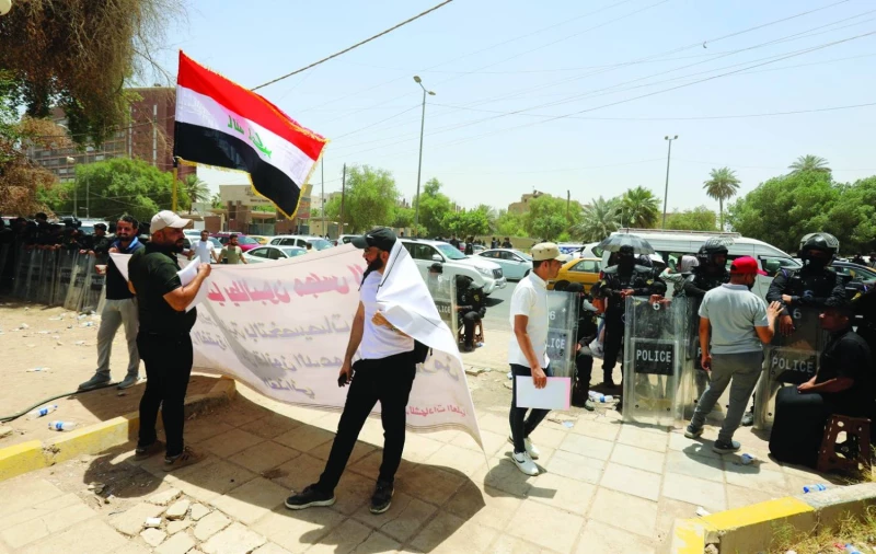 الخدمة الاتحادي "يكذب" النائب سند: ليس لدينا درجات وظيفية لذوي المهن الطبية 