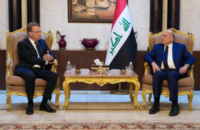 وزير الخارجية يبحث مع السفير الفرنسي المبادرة السعودية وموقف الترويكا وتهديدات إسرائيل