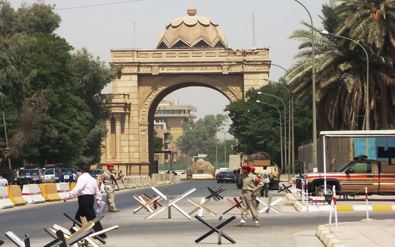 العراق يبتعد عن إيران بهدوء.. كيف تبني بغداد سياسة خارجية متّزنة؟