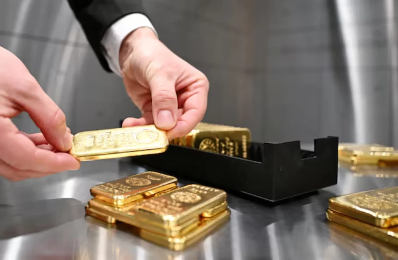 الذهب يستقر عند 3370 دولاراً للأونصة متجاهلاً تهديدات ترامب التجارية