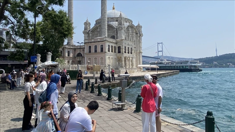 إخلاء فندق في إسطنبول بعد وفاة 3 سياح فيه