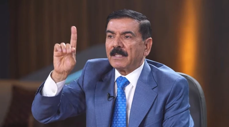 "استوردنا طائرات تنطفئ بالجو".. وزير الدفاع السابق: أميركا وإسرائيل تريدان "زلة" على العراق