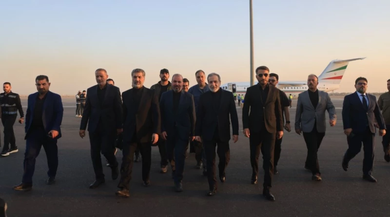 صور| وزير الخارجية الإيراني عباس عراقجي يصل إلى النجف