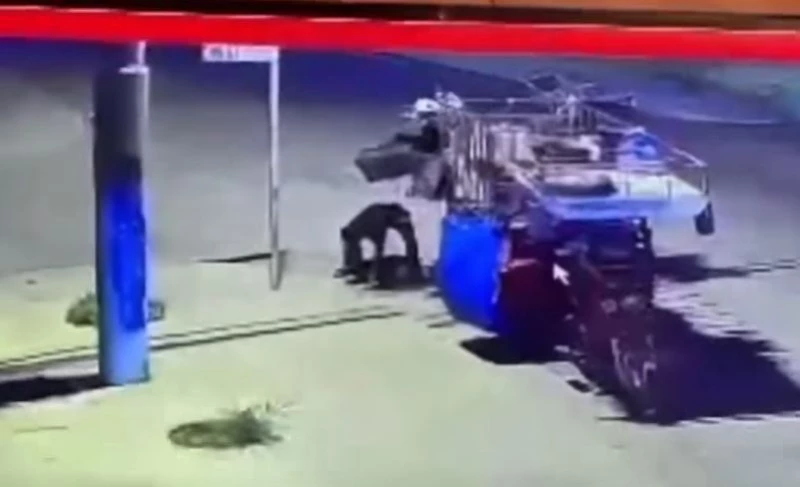 فيديو| الآسايش تعتقل بنغلادشياً سرق أغطية المجاري من شوارع أربيل