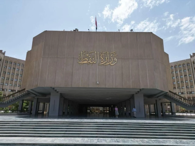 ضمنها الدفاع والداخلية.. المباشرة بقرار خفض الحصة الوقودية المجهّزة للدوائر بنسبة 50%