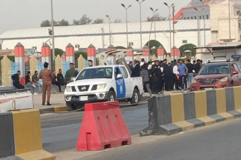 محاضرو البصرة يلمحون إلى "ملفات فساد" في الوظائف عبر وقفة احتجاجية: حذفوا ألفين اسم بشكل مفاجئ 