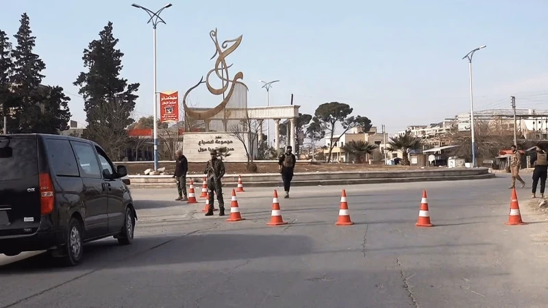 الجيش السوري: قسد تستقدم تعزيزات وحشود "غير معروفة" إلى دير حافر شرق حلب