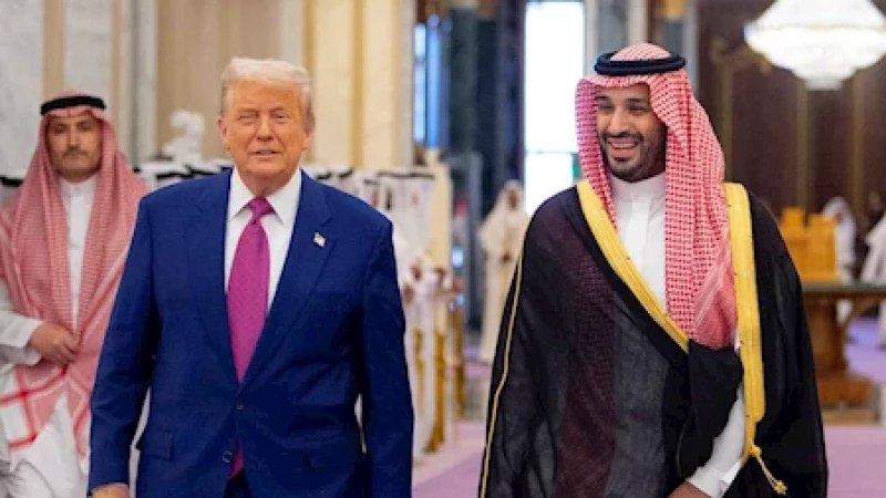 ترامب: قررنا رفع العقوبات عن سوريا بعد مناقشة مع ولي العهد السعودي