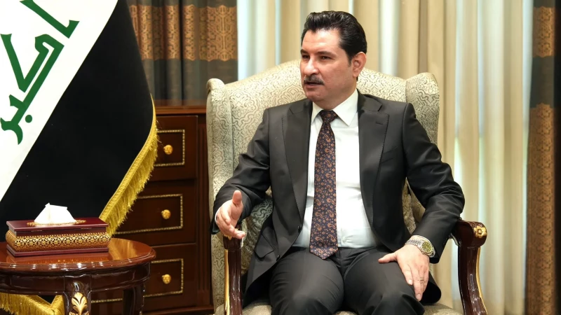 نقل رسالة من مسعود بارزاني.. نائب يكشف تفاصيل اجتماع مع السوداني حول قطع رواتب موظفي كوردستان